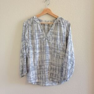 Max Studio 100% silk size small blouse